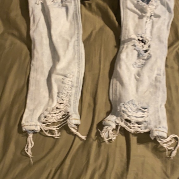 American Eagle Stretch Ripped Mom Jean - Picture 8 of 8
